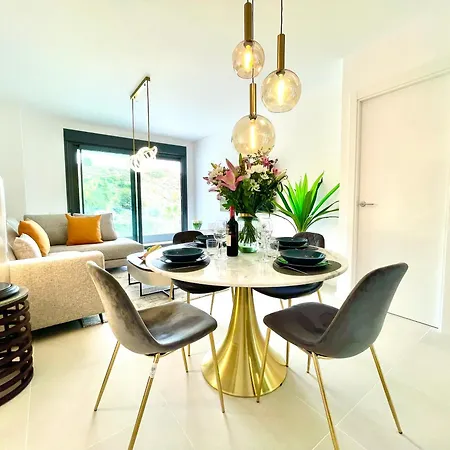 Escape In * פואנגירולה