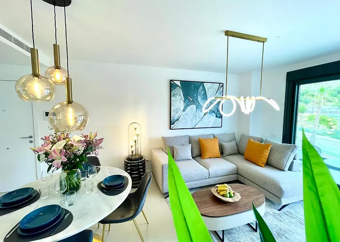 Escape In Apartment *